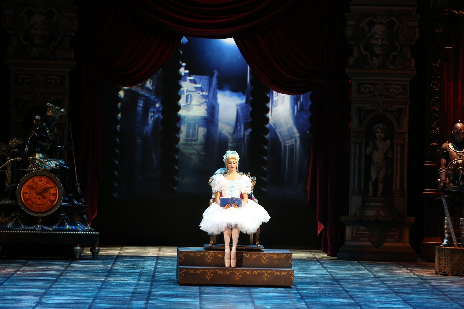 The Girl with Blue Eyes, or Coppelia in NOVAT - Photo 10